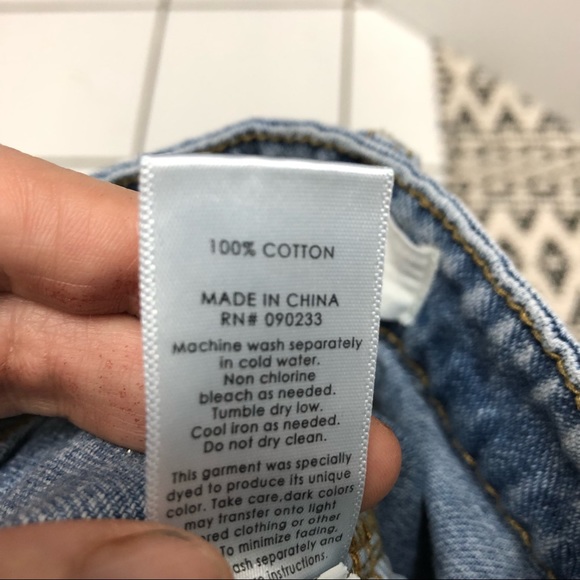 Pacsun high rise denim mom shorts. - Picture 8 of 8